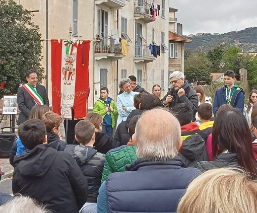 Savona, a Legino vicino alle scuole Mignone inaugurato Largo Franco Murialdo