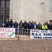 Sanac di Vado, vertice in Prefettura, i sindacati: &quot;Pronti ad occupare la fabbrica&quot; (FOTO e VIDEO)