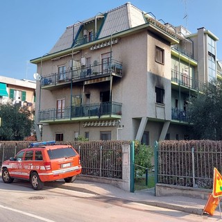 Incendio ad Albissola, dichiarati inagibili tre appartamenti. Sindaco Nasuti: &quot;Encomiabile carabiniere, il primo ad entrare nella palazzina&quot;