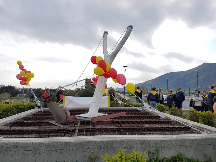 Albenga, la Fionda lancia lontano: ritrovati ad Asti alcuni palloncini liberati verso il cielo