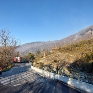 Varazze, l'incendio di Alpicella in bonifica: continua il monitoraggio di vigili del fuoco e protezione civile