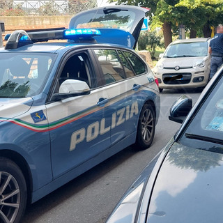 Travolta da un'auto di passaggio in via XX Settembre a Savona: donna ricoverata in codice rosso