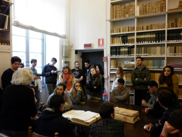 I ragazzi dell'agrario di Albenga in visita all'Istituto Internazionale di Studi Liguri