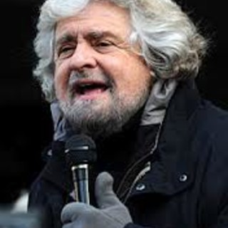 MPS, Grillo: peggio di tangentopoli, Craxi e Parmalat