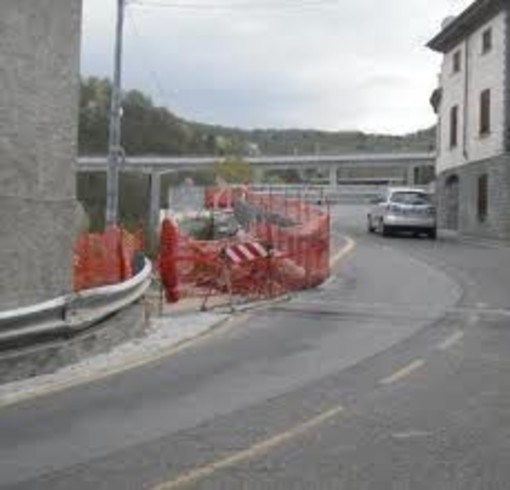 Roccavignale: ancora irrisolta la questione del semaforo in località Valzemola