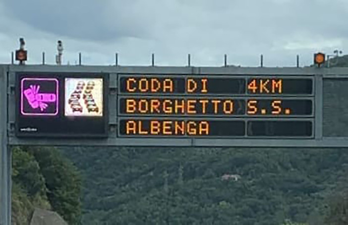 Tamponamento in A10 all'altezza di Borghetto S. Spirito: due feriti, code in direzione Albenga