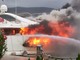 Al rogo un'imbarcazione alla Marina di Loano (FOTO e VIDEO)