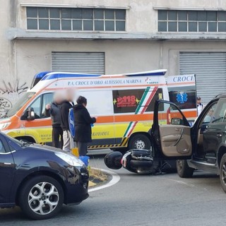 Scontro auto-moto a Savona: una donna ferita