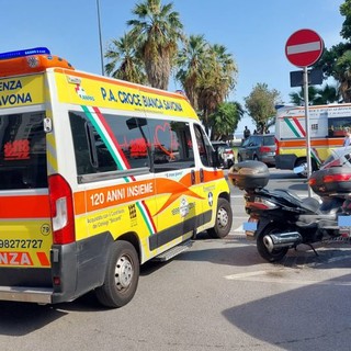 Savona, incidente in corso Vittorio Veneto: una persona ferita, traffico in tilt