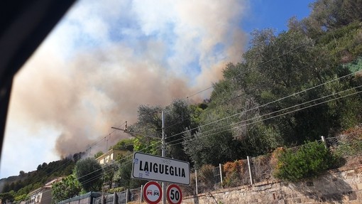 Incendio a Laigueglia: dichiarato il cessato allarme