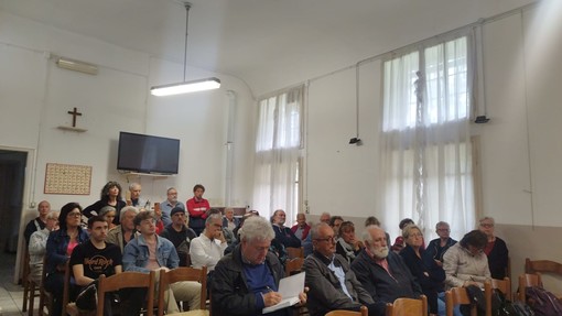 Rigassificatore, incontro molto partecipato a Ferrania: si punta a creare un comitato per resistere agli espropri