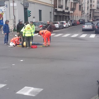 Savona, scontro tra auto e scooter in corso Ricci: un ferito in codice giallo (FOTO)