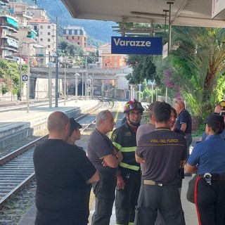 Uomo muore investito da un treno a Varazze: in graduale ripresa la circolazione ferroviaria  tra Savona e Cogoleto (FOTO)
