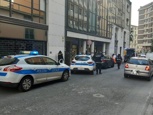 Savona, investimento pedonale in via Piave: un codice giallo al San Paolo (FOTO)