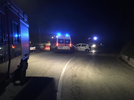 Perde il controllo della macchina sul Montecala: ragazzo in codice giallo al San Paolo (FOTO)