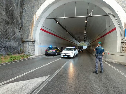 Savona, tamponamento sull'Aurelia in galleria Valloria: disagi al traffico nel pomeriggio