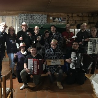 I &quot;cantori delle uova&quot; di Dego e Rocchetta Cairo scendono per le strade