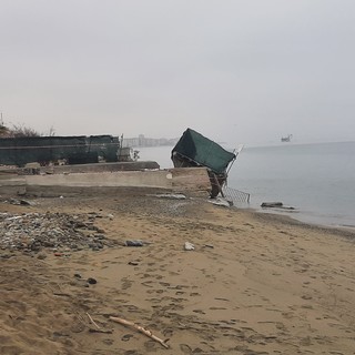 Savona, balneari in ginocchio dopo la mareggiata: &quot;Chiediamo un tavolo tecnico, ripascimenti fondamentali&quot; (FOTO E VIDEO)