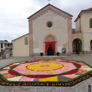 Albenga:infiorata nella parrocchia di san Bernardino