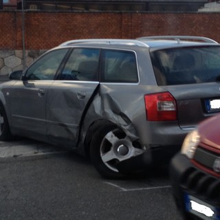 Savona, incidente tra macchine in via Stalingrando: donna al San Paolo