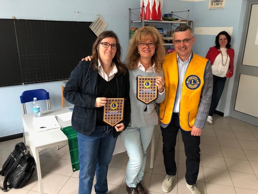 Il Lions Club Loano Doria nelle scuole con il Tricolore