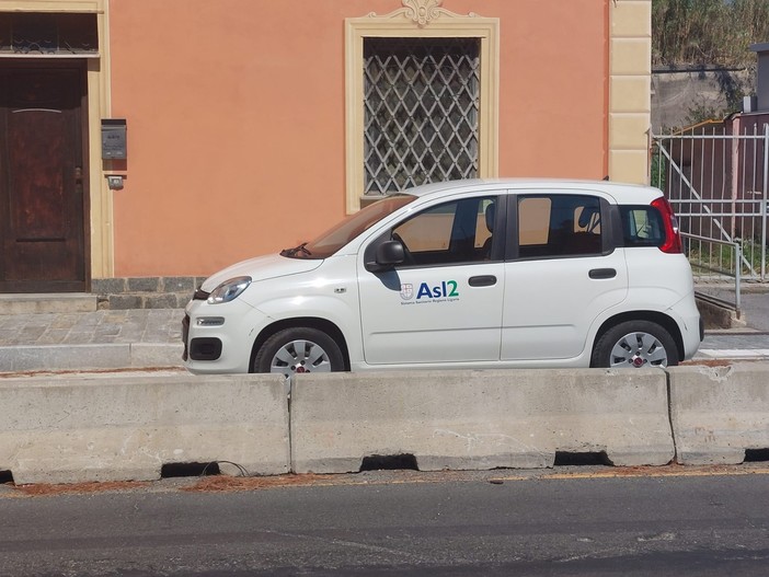 Savona, incidente a Villa Zanelli: un operaio cade da un trabattello durante i lavori di ristrutturazione (FOTO)