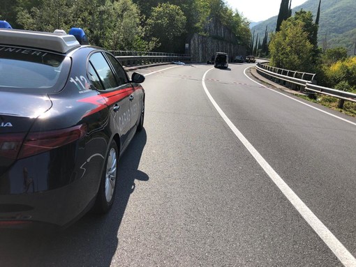 Ruba la moto a un poliziotto a Ceriale e muore in uno schianto: aveva devastato il pronto soccorso di Santa Corona