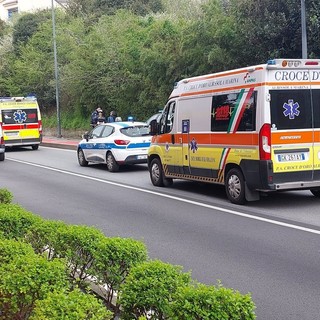 Savona, scontro tra auto e scooter in via Stalingrado: soccorsi mobilitati, disagi al traffico (FOTO)