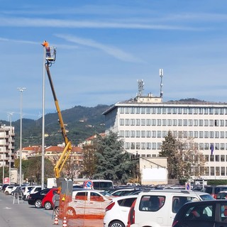 Savona, avviati i lavori per potenziare l'impianto d'illuminazione del parcheggio di Piazza del Popolo