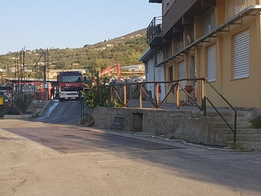 Incendio alla SARR: nessun inquinamento. Gli interrogativi del titolare sulle origini dei roghi