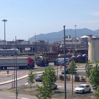 Grave scontro in via Stalingrado a Savona: traffico in tilt