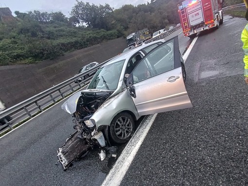 A10, incidente tra Savona e Albisola: soccorsi mobilitati, un'auto coinvolta (FOTO)