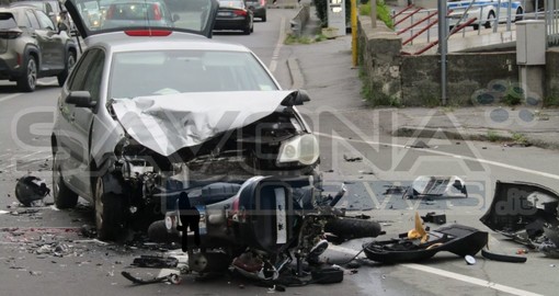 Scontro frontale auto-moto a Savona: grave il centauro