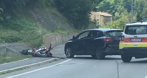 Scontro auto moto a Roccavignale: un ferito in codice giallo al San Paolo