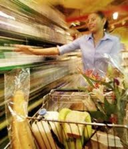 Confcommercio: calo dei consumi 2012, il peggiore dal dopoguerra