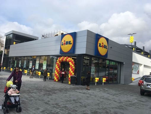 Savona, parcheggi Lidl chiusi di notte ai cittadini. Il vicesindaco Arecco: &quot;Devono rimanere aperti, sono pubblici&quot;