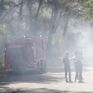 Incendio nell'albenganese: un'altra notte movimentata, le operazioni di spegnimento proseguono (FOTO e VIDEO)