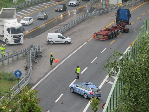 Tamponamento tra tre camion sulla A10: chiusa l'autostrada tra Savona e Albisola in direzione Genova