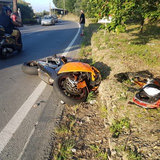 Albenga, incidente stradale a San Fedele: motociclista in codice giallo al Santa Corona