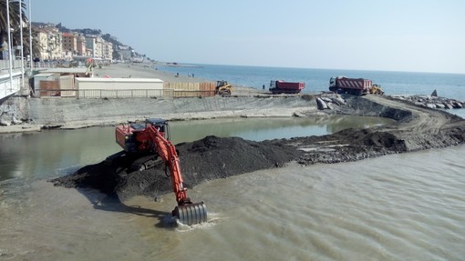 Il ripascimento delle spiagge di Varazze passa dal torrente Teiro