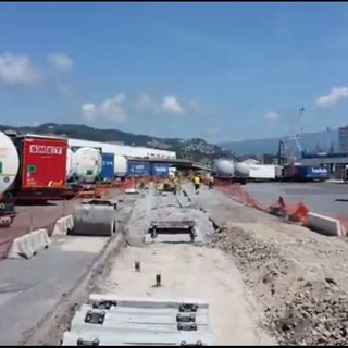 Ripristino piazzali porto di Savona, proseguono i lavori: spazio ad un nuovo binario ferroviario