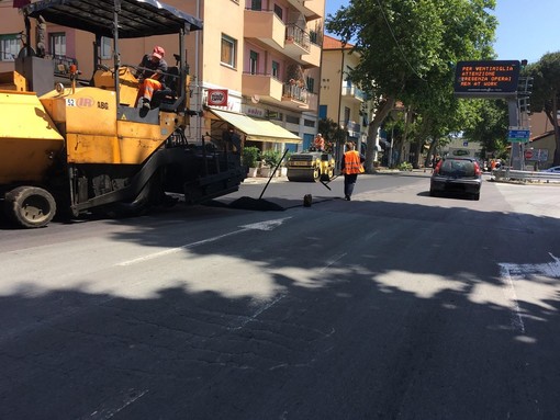 Albisola, lavori di asfaltatura dall’entrata dell’autostrada, disagi sulla viabilità