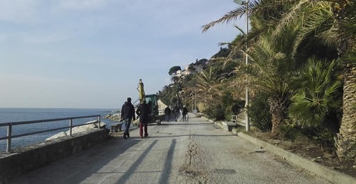 Allerta mareggiata, firmata l'ordinanza: a Varazze chiusi i moli e Lungomare Europa