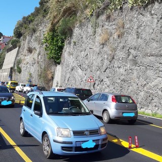 Savona, senso unico alternato dalla galleria Valloria: traffico in tilt (FOTO)