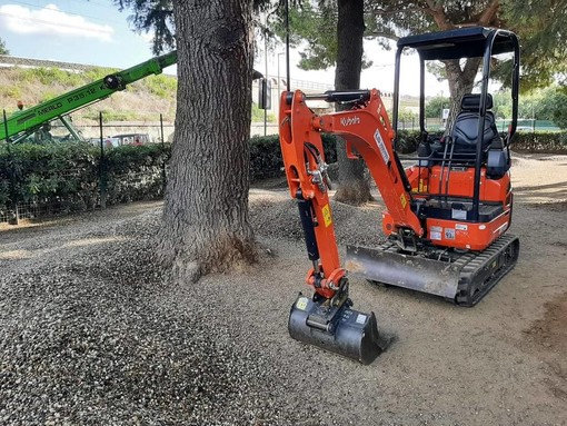 Albissola, in corso i lavori al piano di calpestio nell'area canina di Largo Atleti Azzurri d’Italia