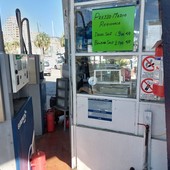 Savona, ennesimo atto vandalico: colpito il distributore in Calata Sbarbaro