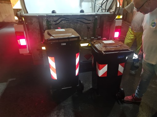 Albenga, iniziato il lavaggio dei cassonetti dell'umido nelle frazioni