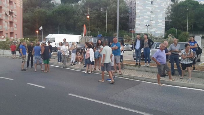 Savona, incontro sul centro profughi a Legino: &quot;Non siamo razzisti, ma non vogliamo vivere in carcere a casa nostra&quot; (Video)