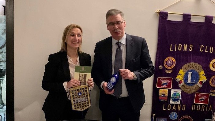 Luana Isella e Giacomo Piccinini durante un'evento di beneficenza griffato Lions Club Doria