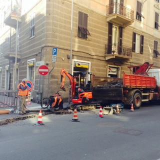 Savona, ultimi interventi post alluvione: in via Verdi lavori sulla rete fognaria